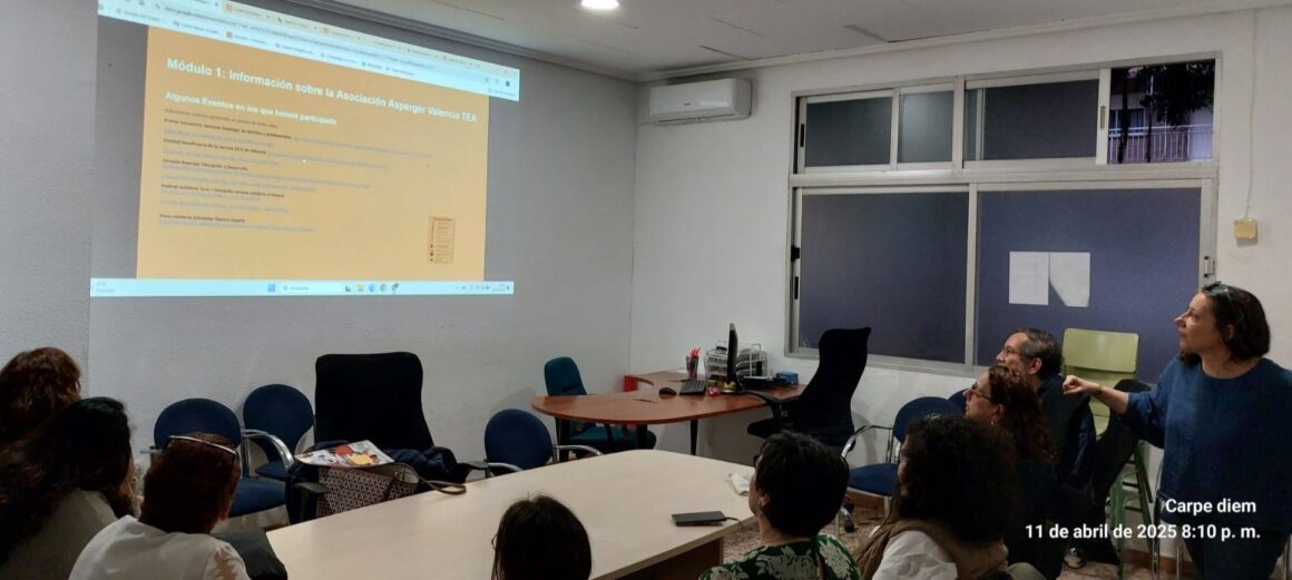 Formación a las familias voluntarias