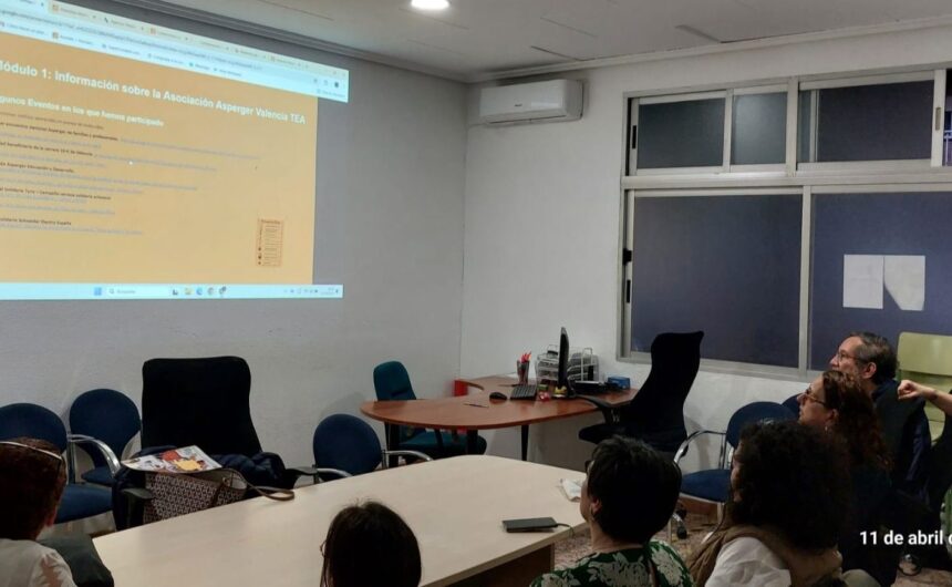 Formación a las familias voluntarias